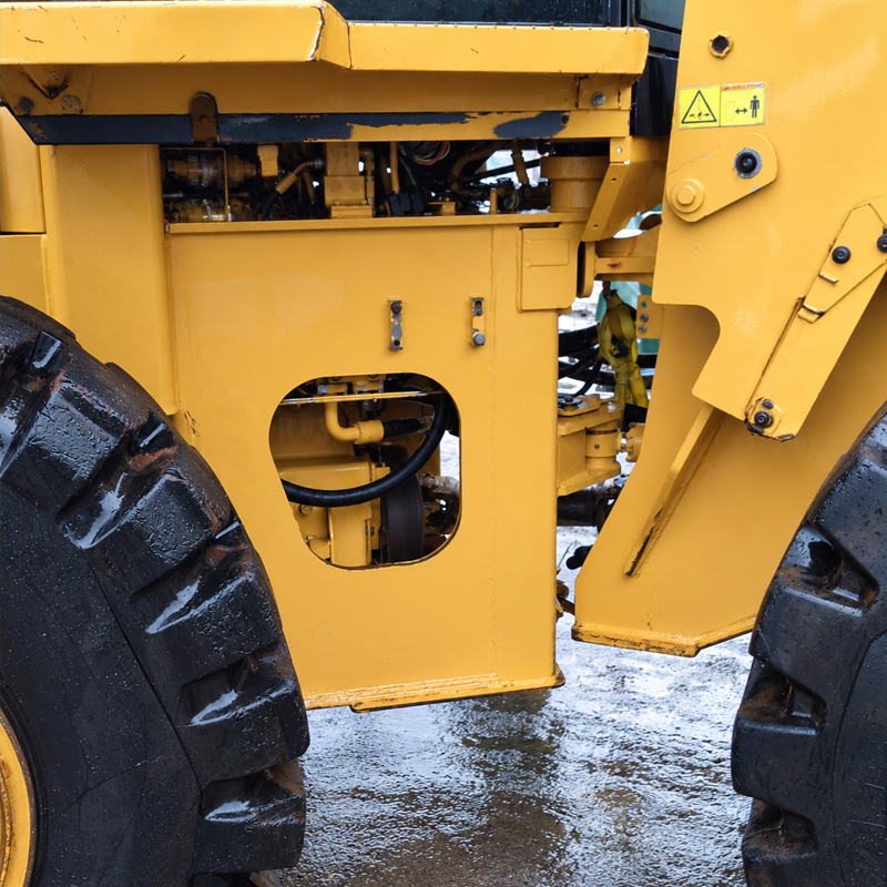 Yellow wheel loader degreased to bright yellow paint by S&S